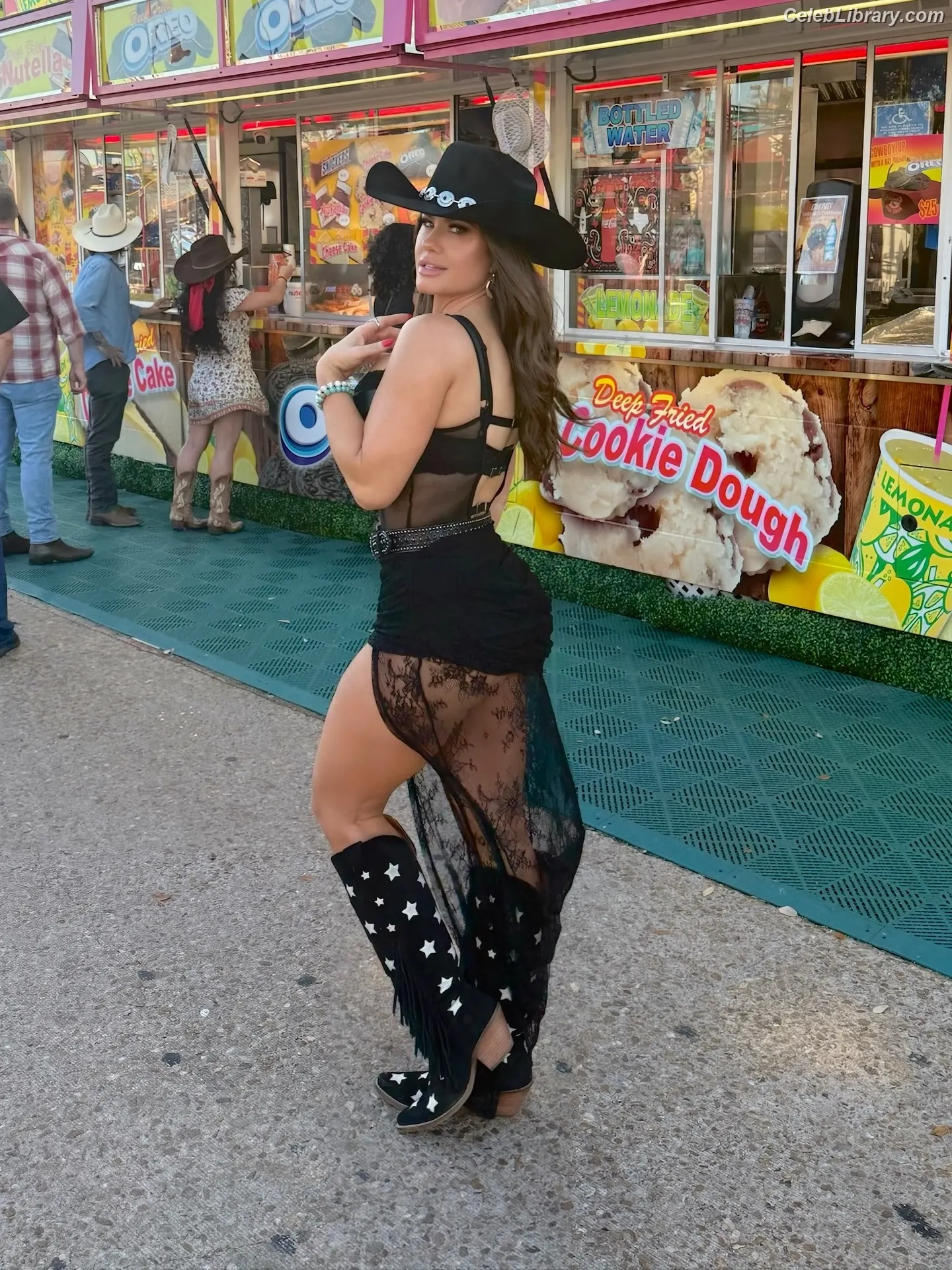Brooke Adams photo 20 of 397