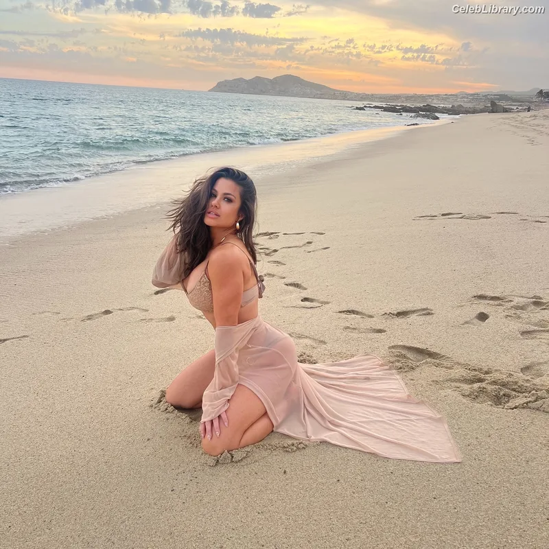 Brooke Adams photo 20 of 395