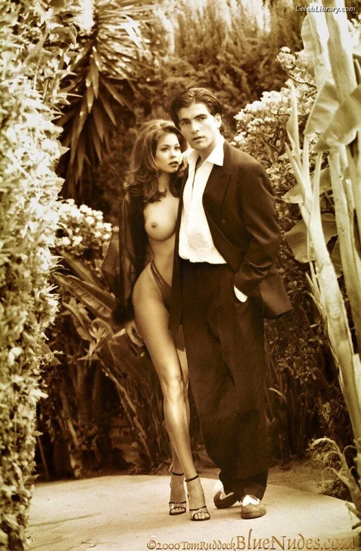 Brooke Burke photo 6 of 391