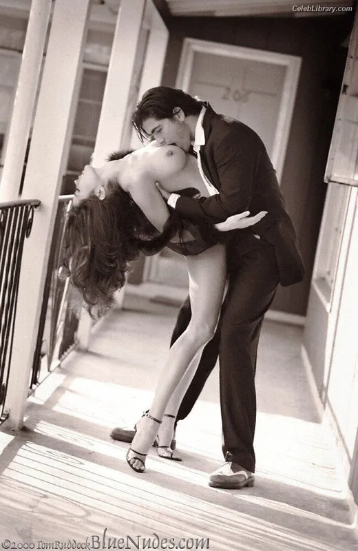 Brooke Burke photo 7 of 391