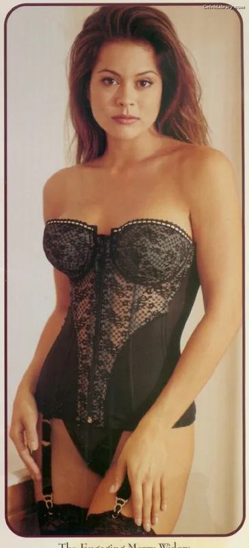 Brooke Burke photo 8 of 391