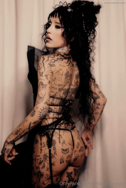 Brooke Candy photo 10 of 22