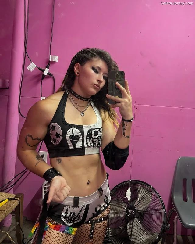 Brooke Havok photo 5 of 39