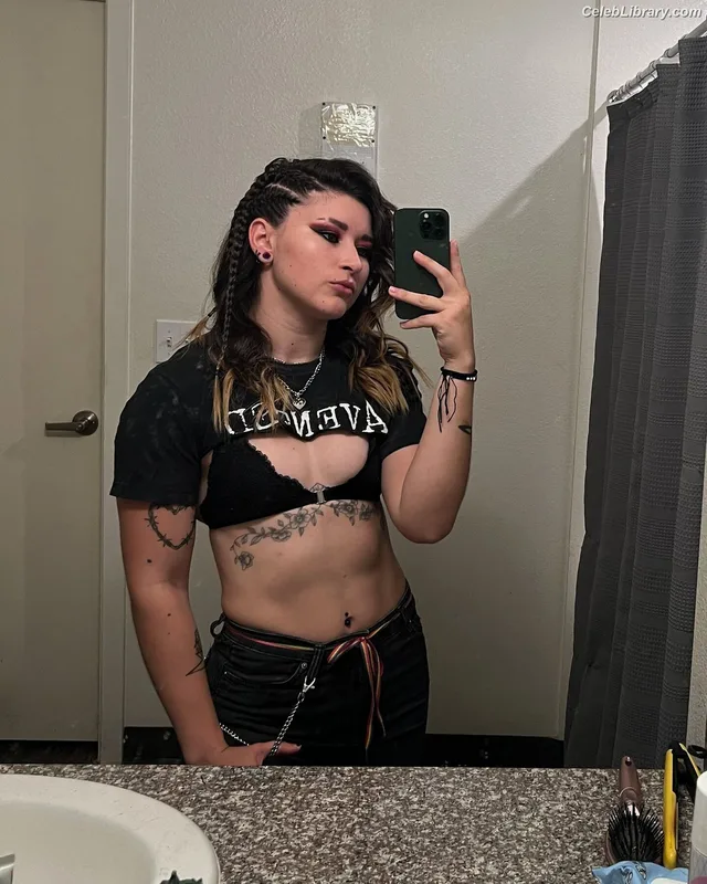Brooke Havok photo 7 of 39