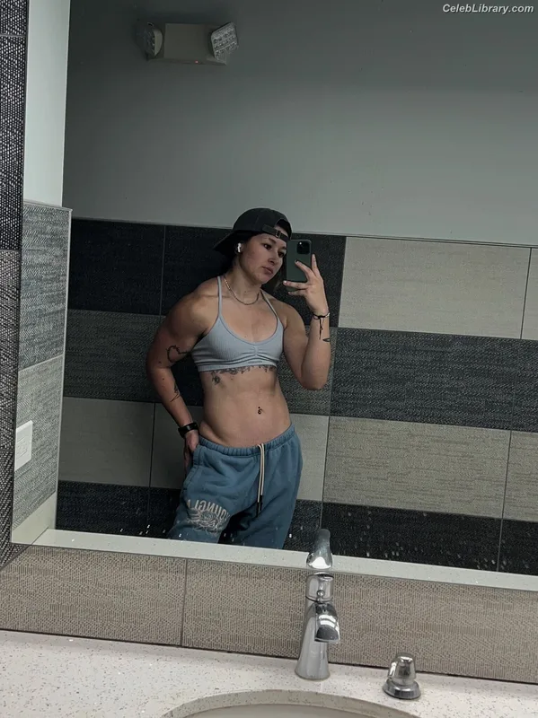 Brooke Havok photo 17 of 39
