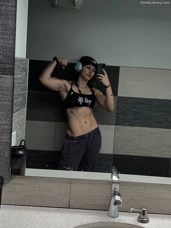 Brooke Havok photo 23 of 39