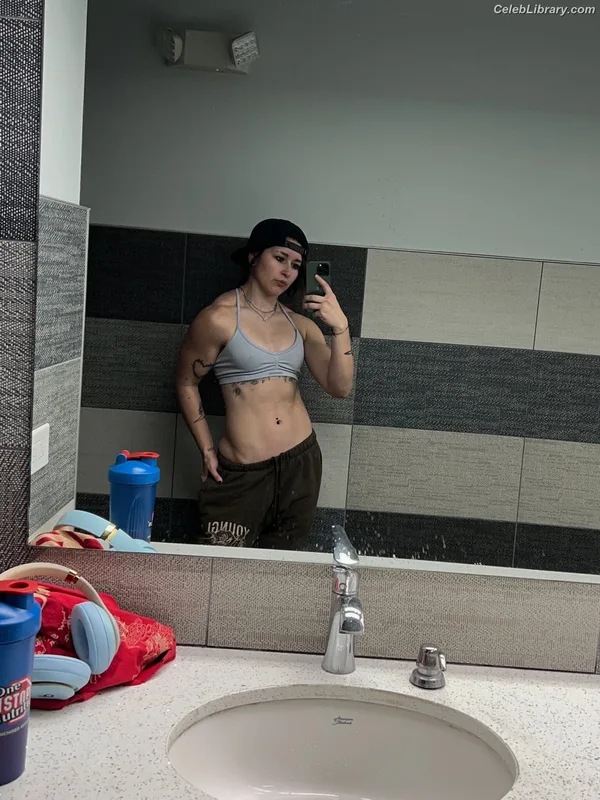 Brooke Havok photo 1 of 39