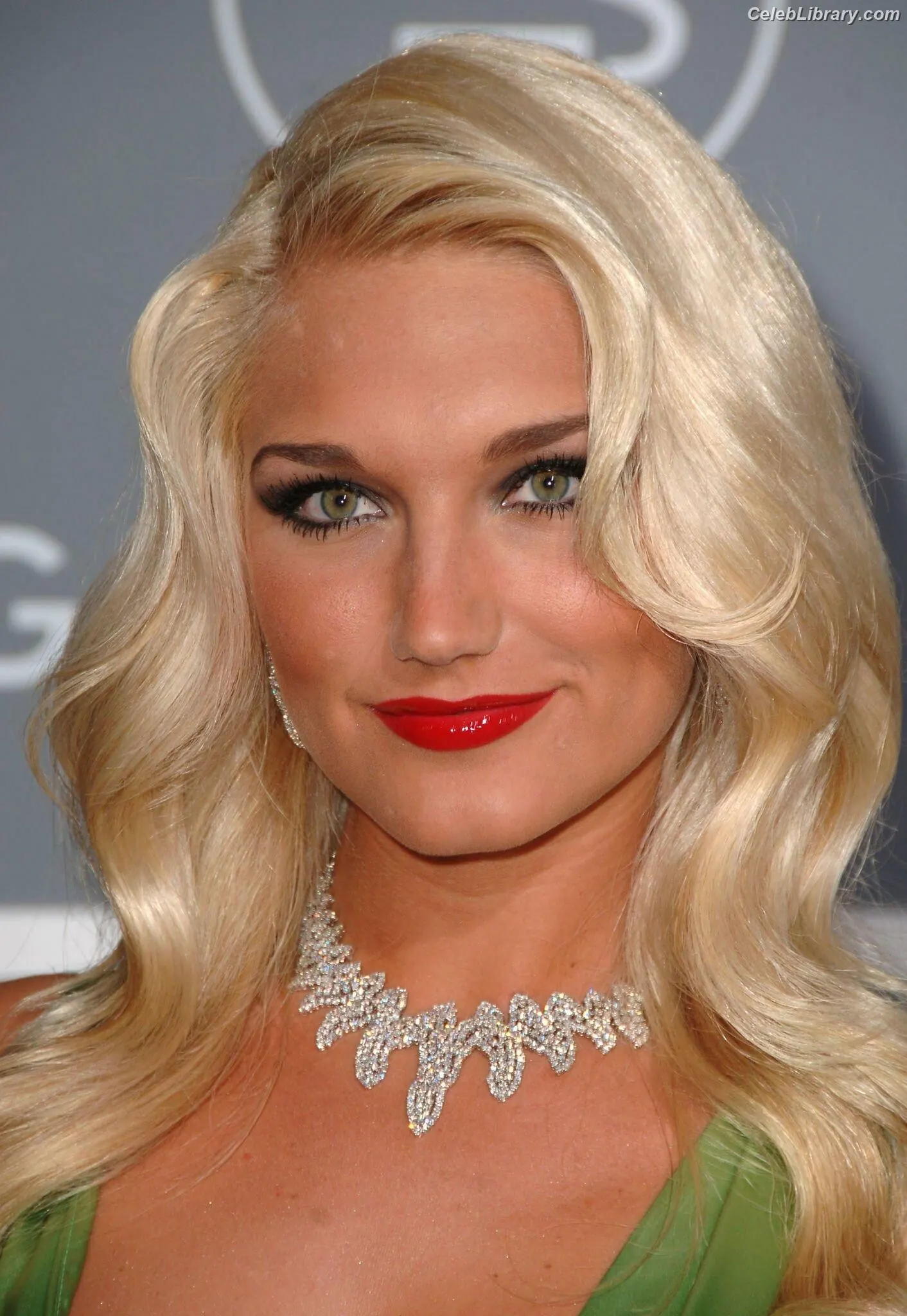 Brooke Hogan photo 2 of 465