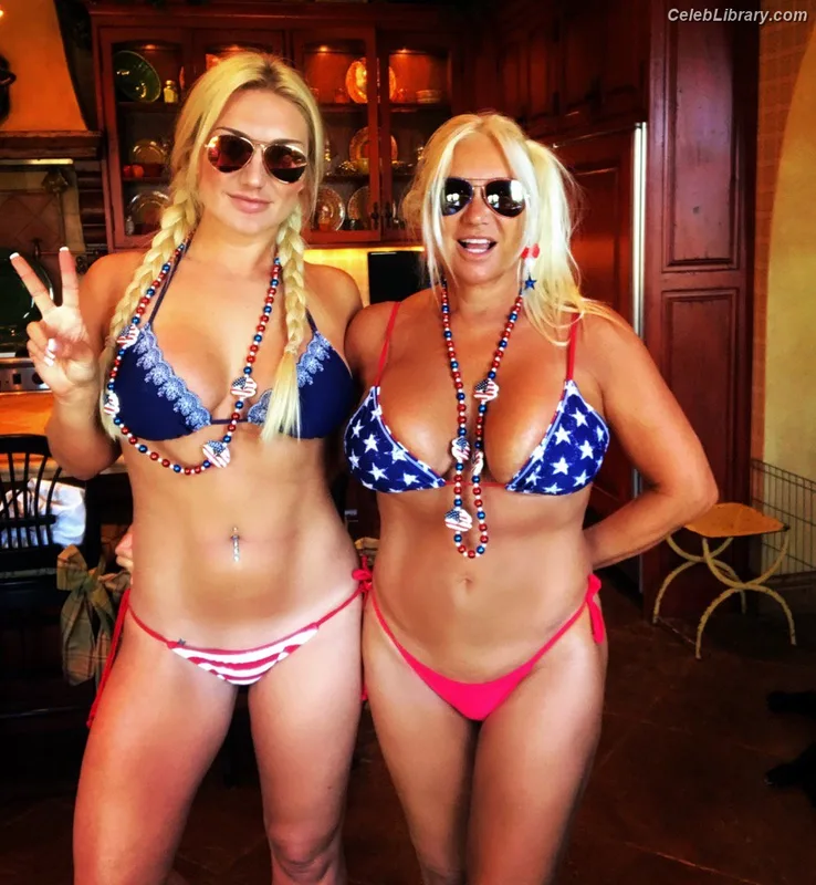Brooke Hogan photo 20 of 466