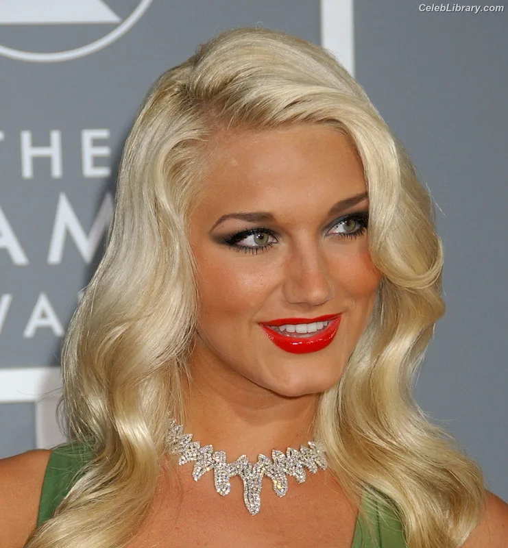 Brooke Hogan photo 12 of 466