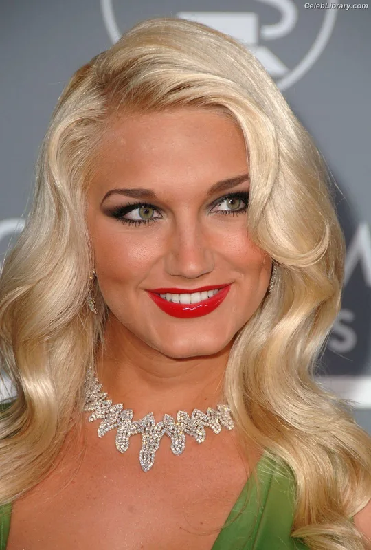 Brooke Hogan photo 7 of 466