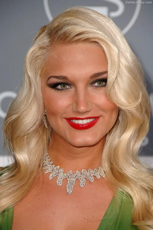 Brooke Hogan photo 16 of 466