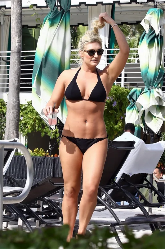 Brooke Hogan photo 3 of 466