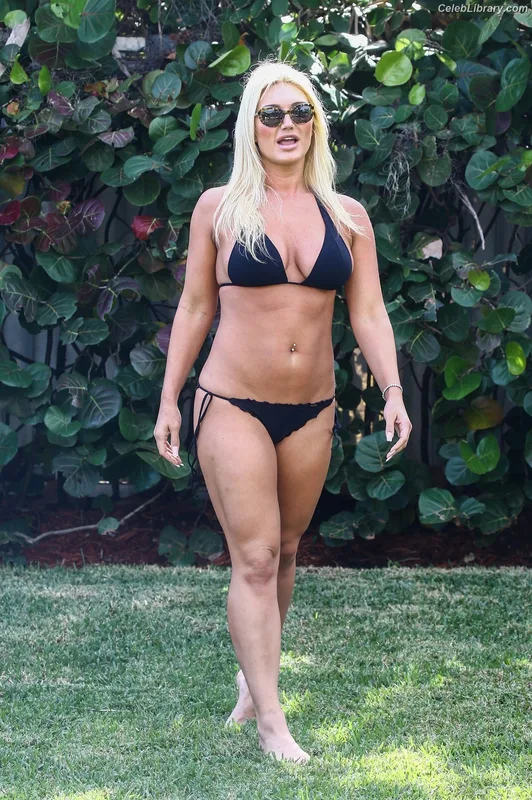 Brooke Hogan photo 1 of 466