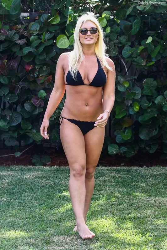 Brooke Hogan photo 9 of 466