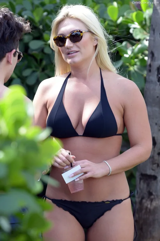 Brooke Hogan photo 21 of 466