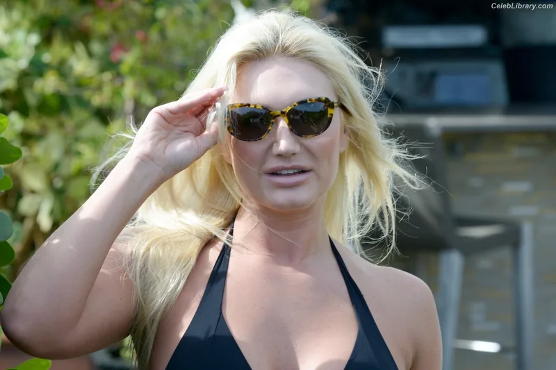 Brooke Hogan photo 3 of 466