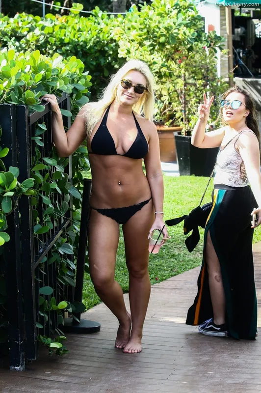 Brooke Hogan photo 9 of 466