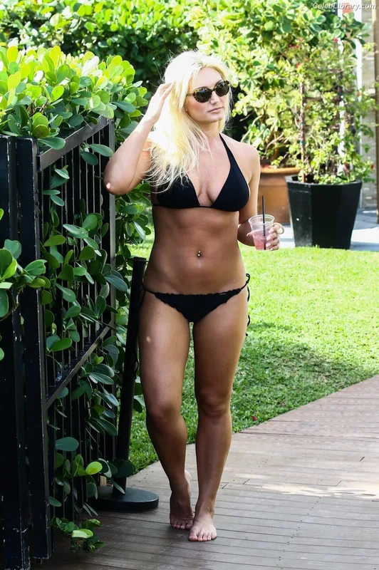 Brooke Hogan photo 11 of 466