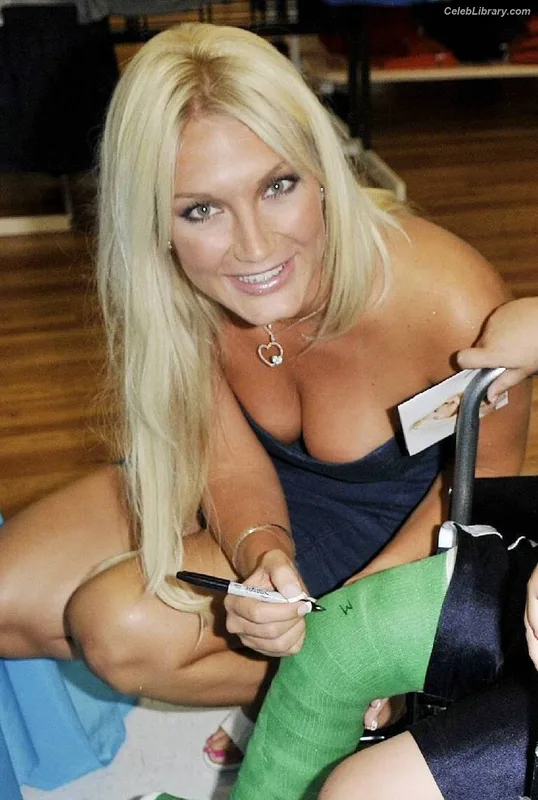 Brooke Hogan photo 21 of 466
