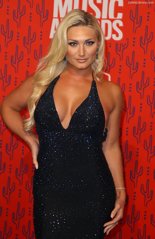 Brooke Hogan photo 10 of 466