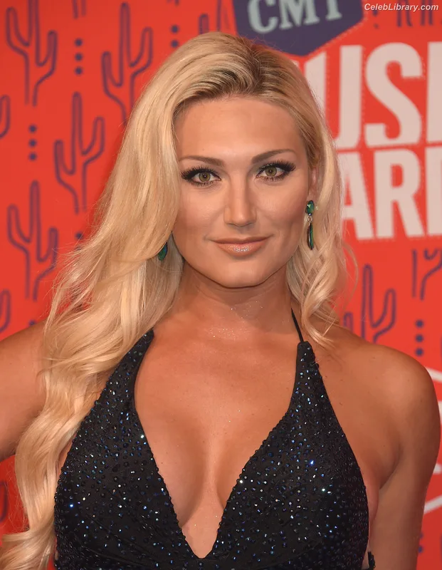 Brooke Hogan photo 15 of 466