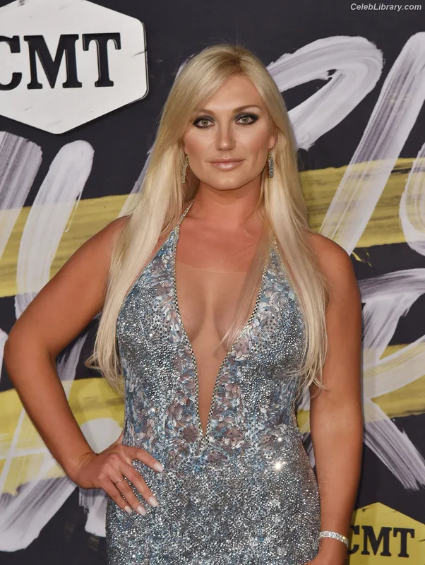 Brooke Hogan photo 23 of 466