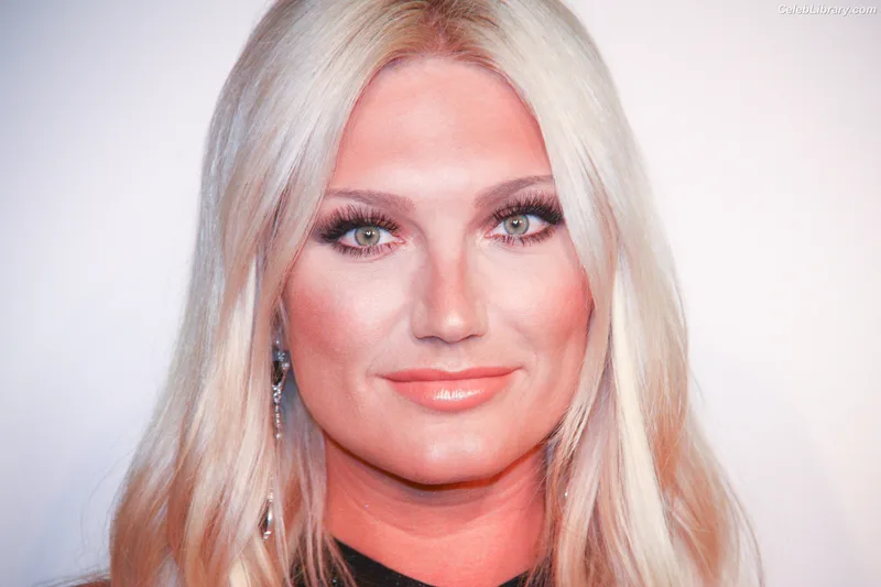 Brooke Hogan photo 8 of 466