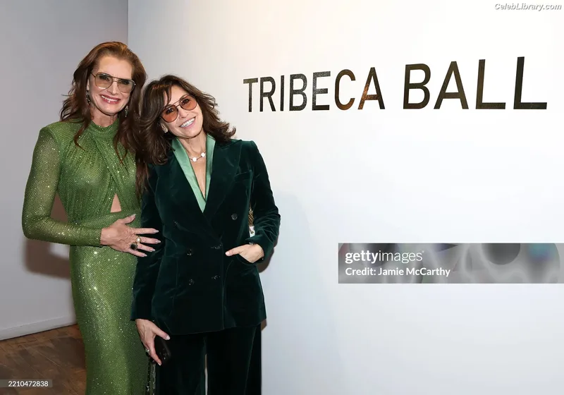 Brooke Shields photo 10 of 45