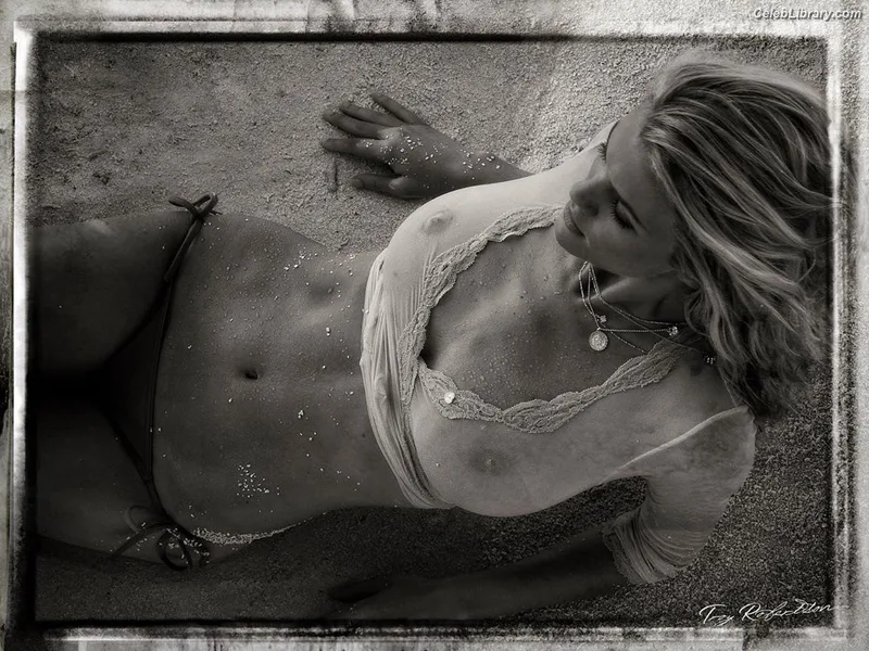 Brooklyn Decker photo 5 of 304