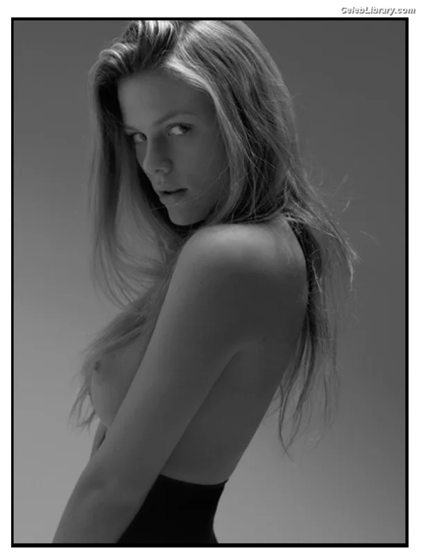 Brooklyn Decker photo 18 of 304