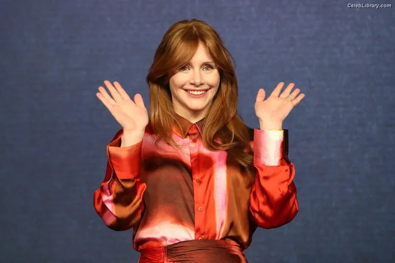 Bryce Dallas Howard photo 2 of 605