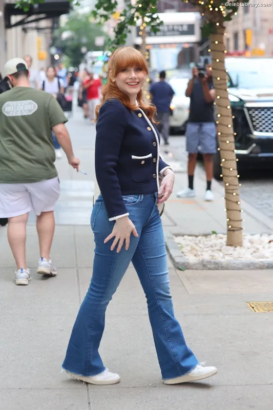 Bryce Dallas Howard photo 10 of 605