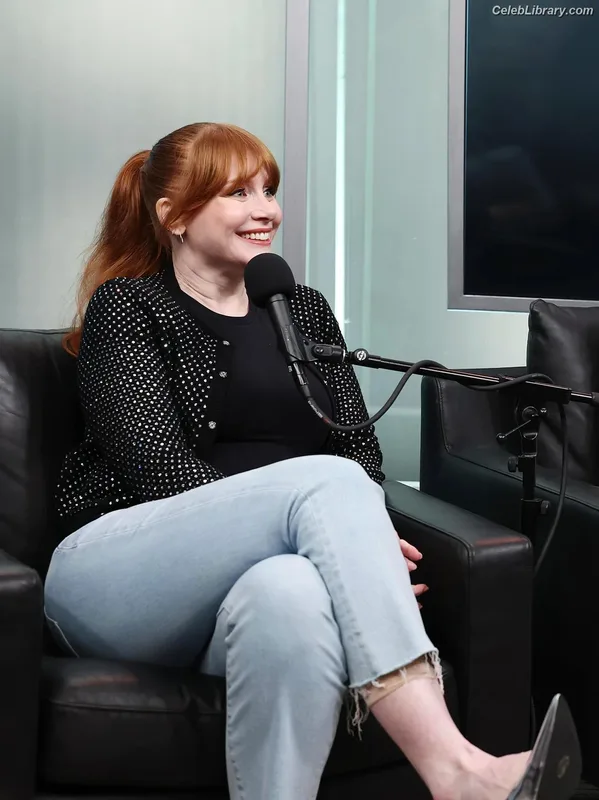 Bryce Dallas Howard photo 12 of 605
