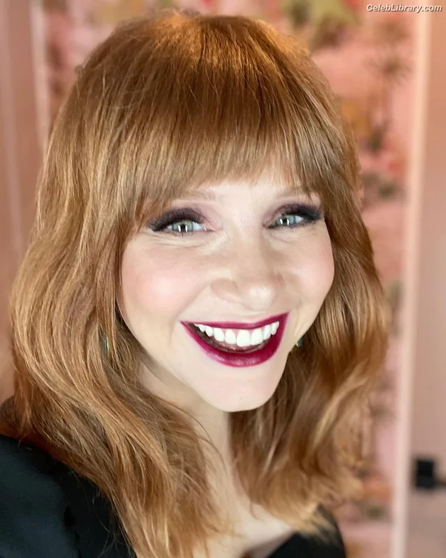 Bryce Dallas Howard photo 19 of 605
