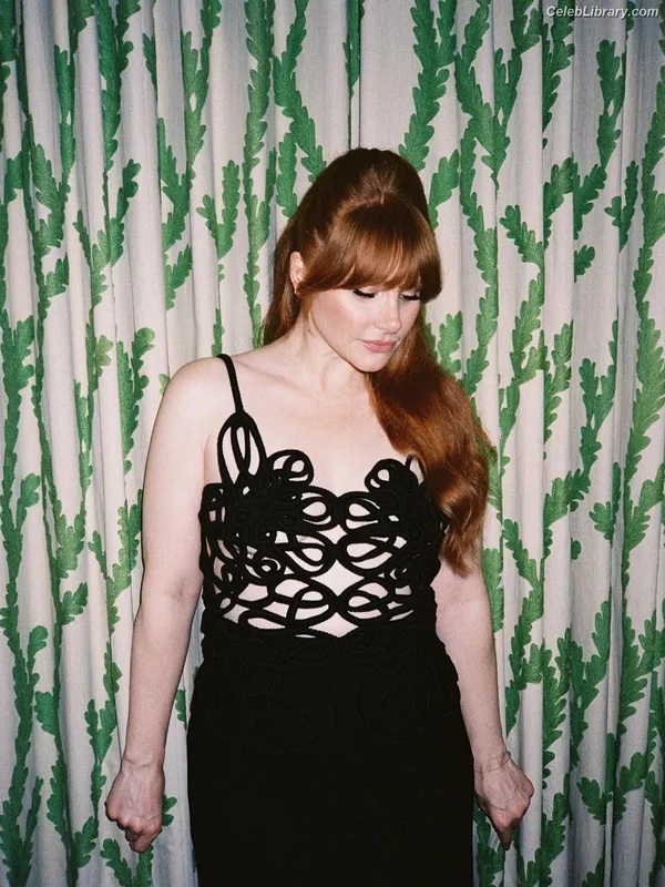 Bryce Dallas Howard photo 8 of 605