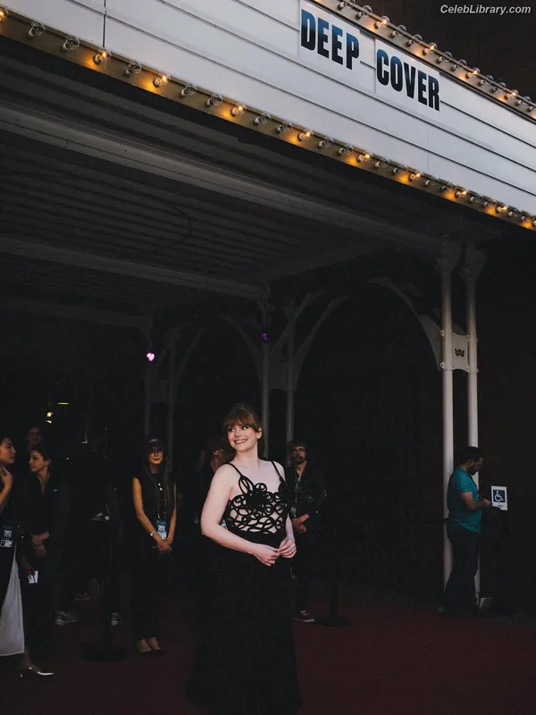 Bryce Dallas Howard photo 11 of 605