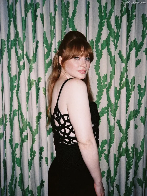 Bryce Dallas Howard photo 12 of 605