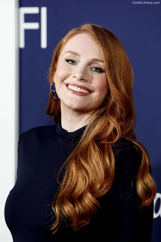 Bryce Dallas Howard photo 23 of 605
