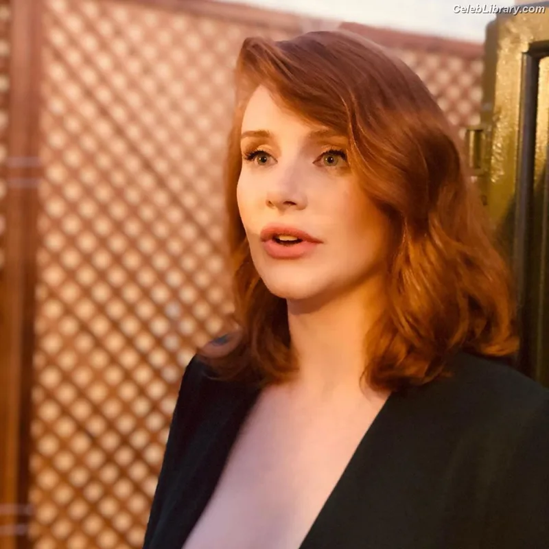 Bryce Dallas Howard photo 1 of 605