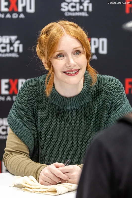Bryce Dallas Howard photo 1 of 605