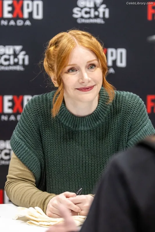 Bryce Dallas Howard photo 7 of 605
