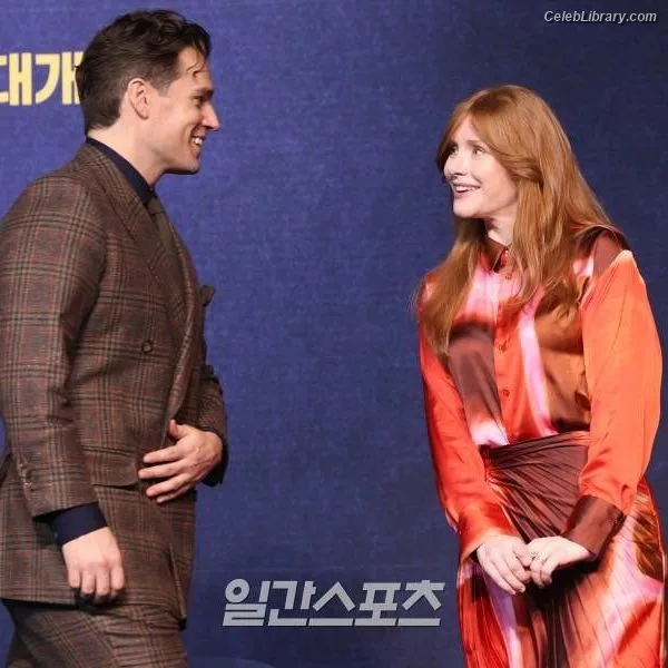 Bryce Dallas Howard photo 9 of 605