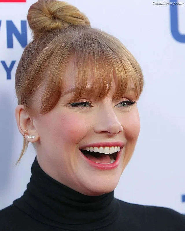 Bryce Dallas Howard photo 10 of 605