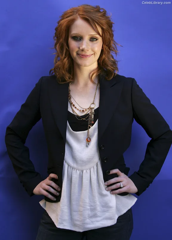 Bryce Dallas Howard photo 23 of 605
