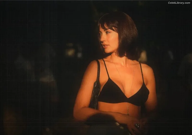 Burcu Özberk photo 14 of 93