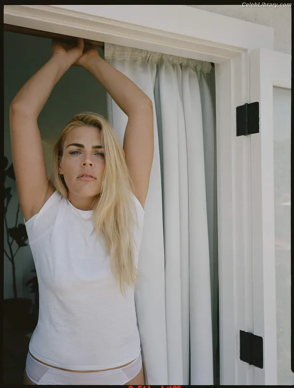 Busy Phillips photo 2 of 130