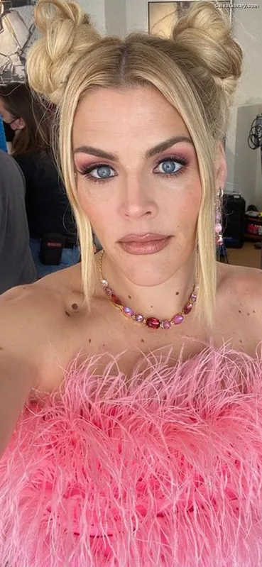 Busy Phillips photo 13 of 130