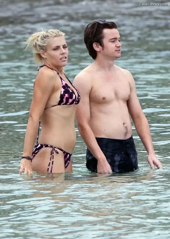 Busy Phillips photo 7 of 130