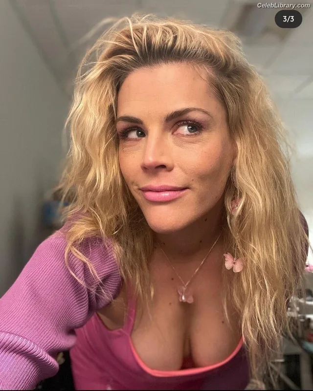 Busy Phillips photo 14 of 130